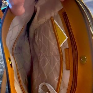 Michael Kor leather large deep beautiful purse.